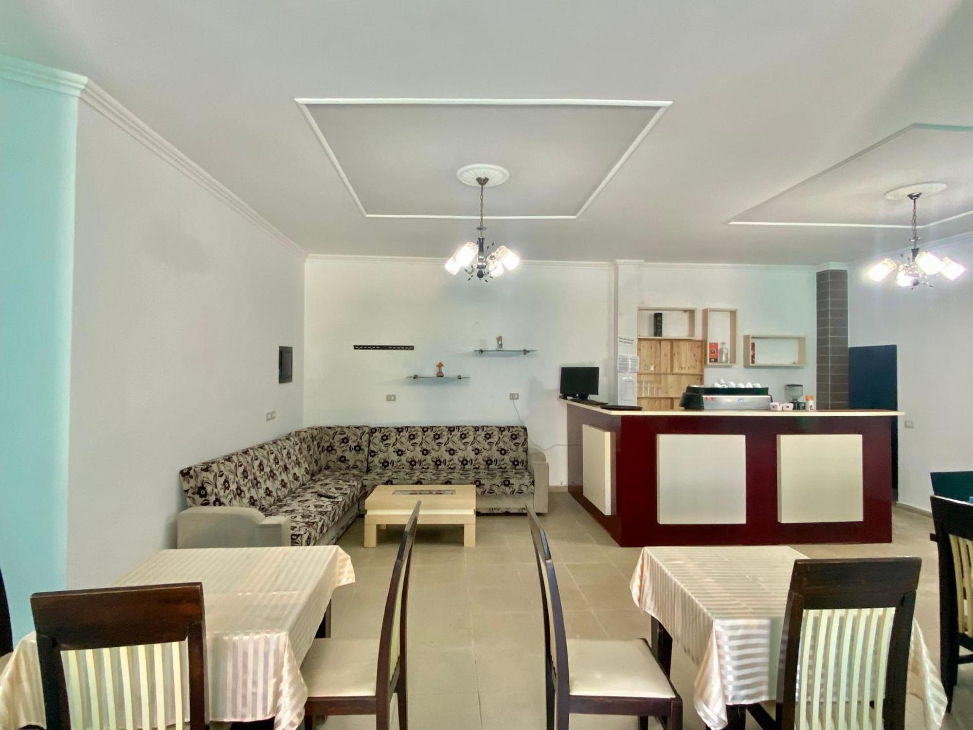 Hotel Adriatik Shëngjin エクステリア 写真